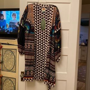 Never worn, tags on beautiful and colorful kimono.